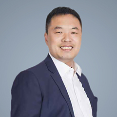 秦童律師