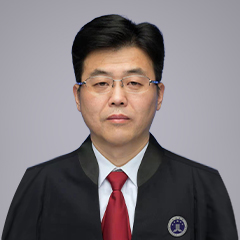 王瑋律師