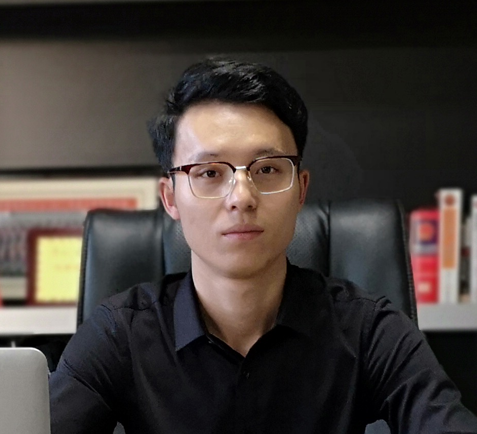 李朔律師